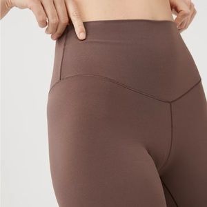 (NWT) AERIE OFF LINE HI RISE LEGGINGS IN BROWN, SIZE 7/8 L/G/G